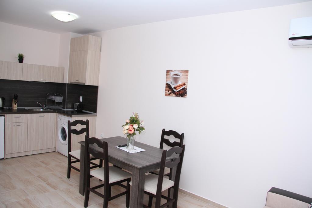 Capuccino Guest Apartments - Free Parking And Wi-Fi Sunny Beach Eksteriør billede